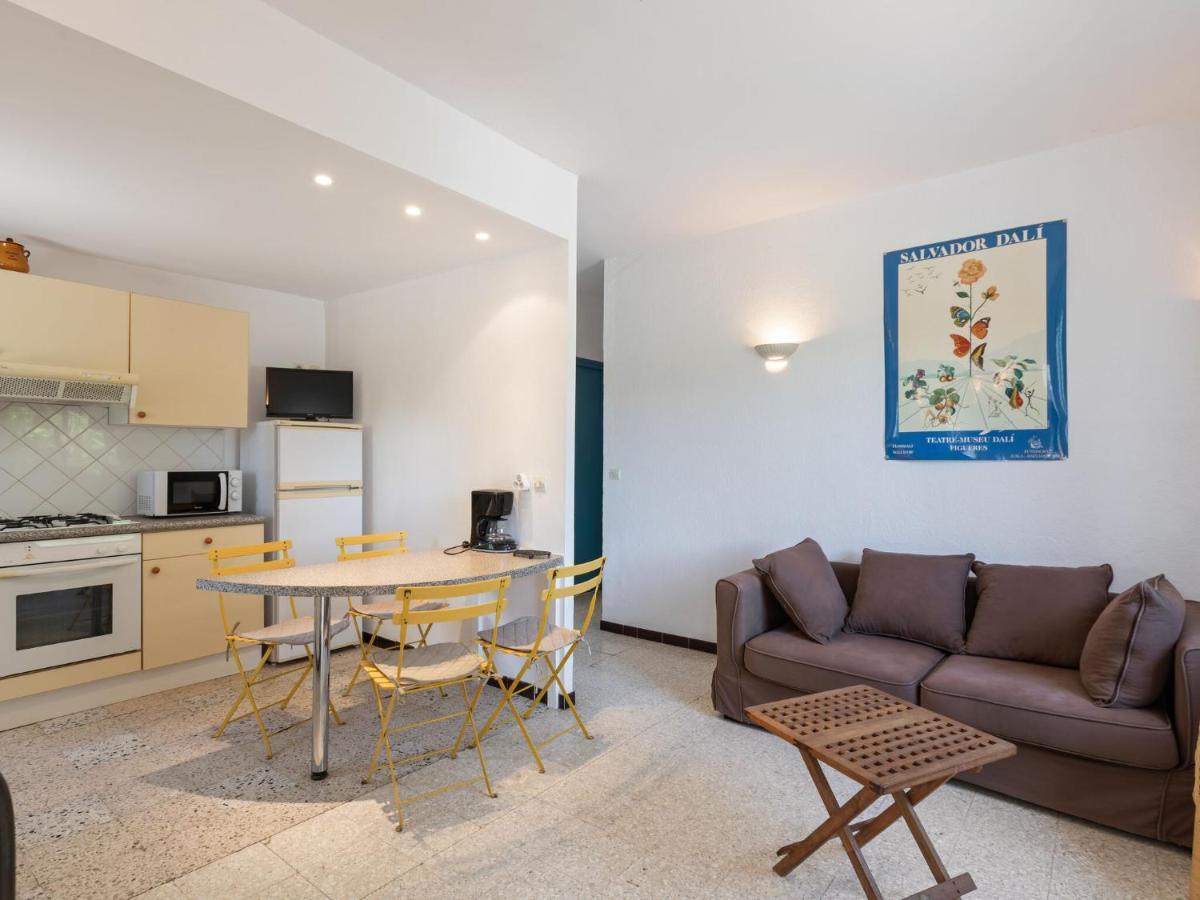 메제 Flat In A Beautiful Building With Pool 아파트 외부 사진